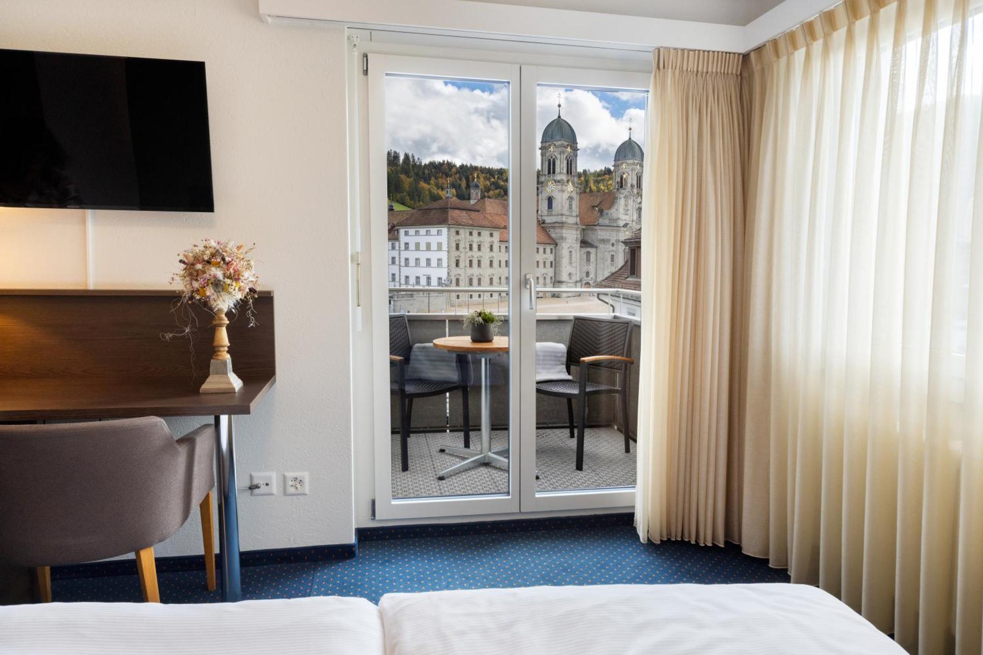 Hotel Drei Koenige Einsiedeln Exterior photo